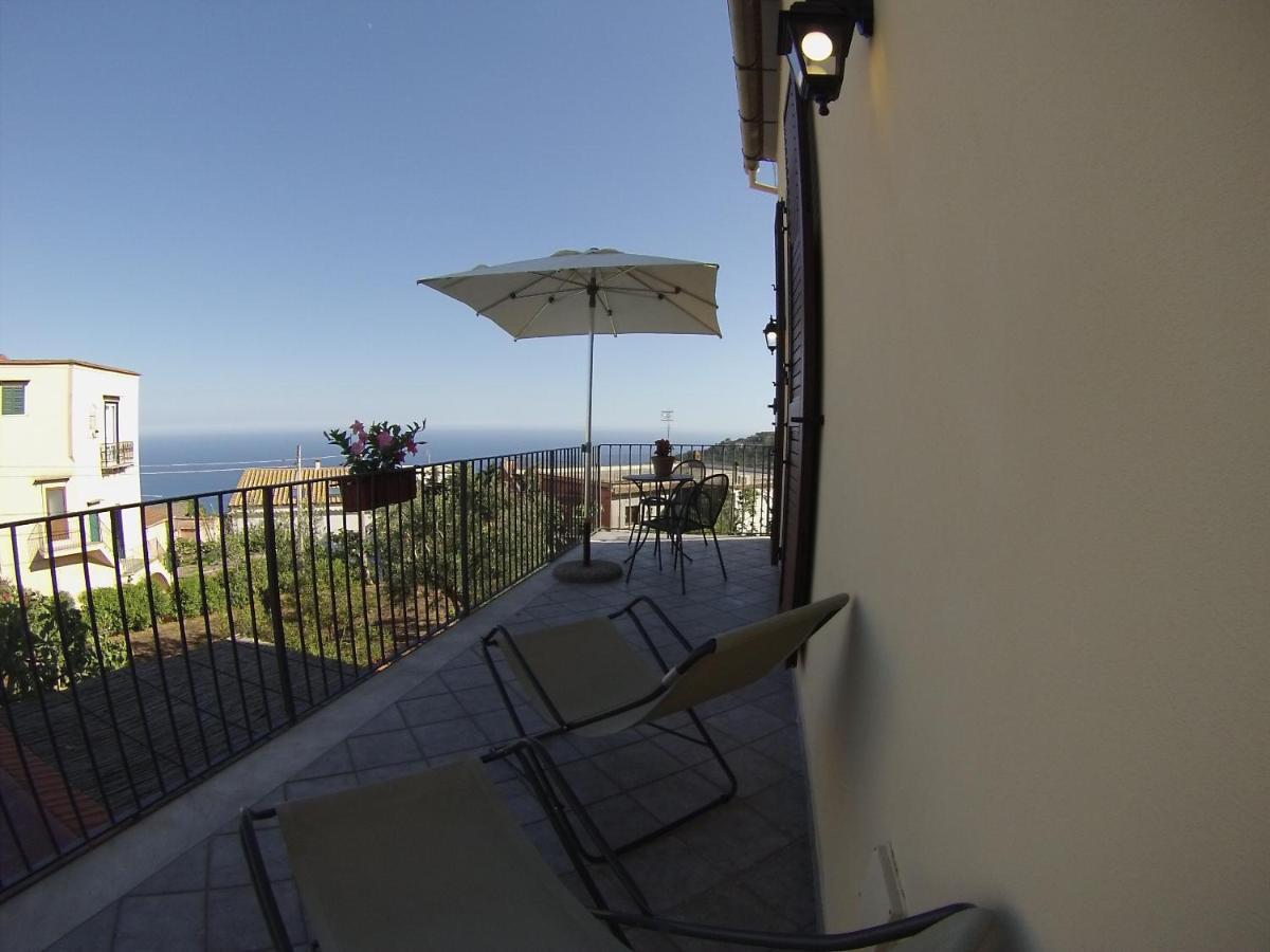 Fondo Santa Lucia Apartment SantʼAgata sui Due Golfi Cameră foto